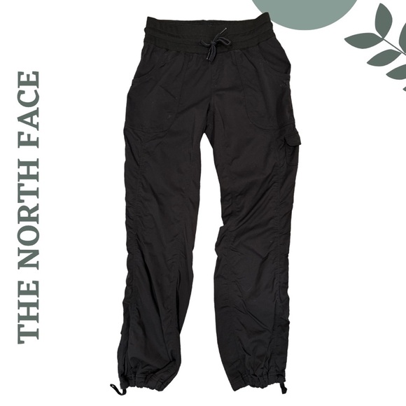The North Face Black Utility Cargo Pants with Adjustable Ankles  Size Small - Picture 1 of 7